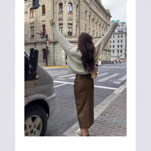 博主风气质皮裙_中长版 轻熟纯色高腰环保皮包臀半身裙美拉德穿