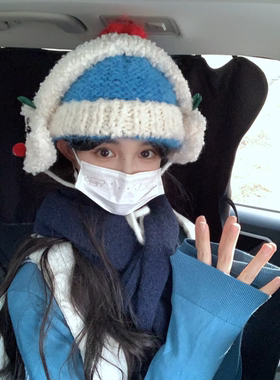 蓝色显白可爱拼色毛球针织帽子女冬季显脸小保暖毛线帽护耳套头帽
