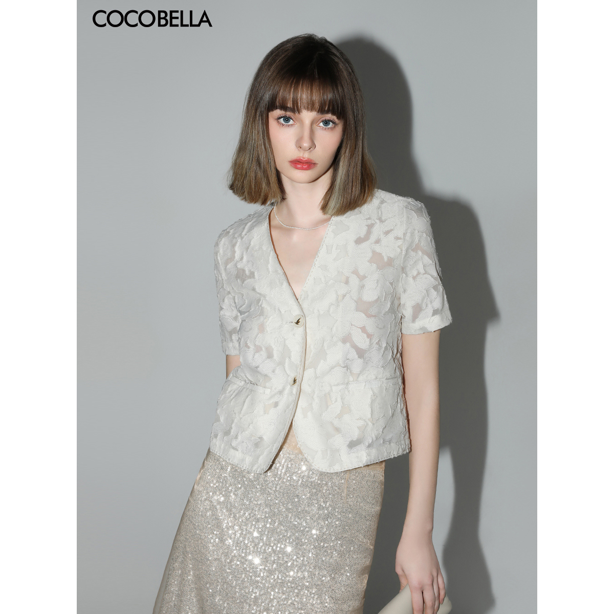 COCOBELLA重工剪花贡针西装