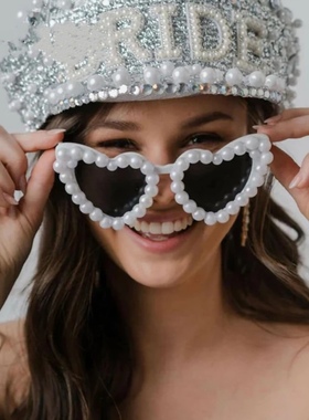 ins沙滩拍照凹造型欧美风桃心