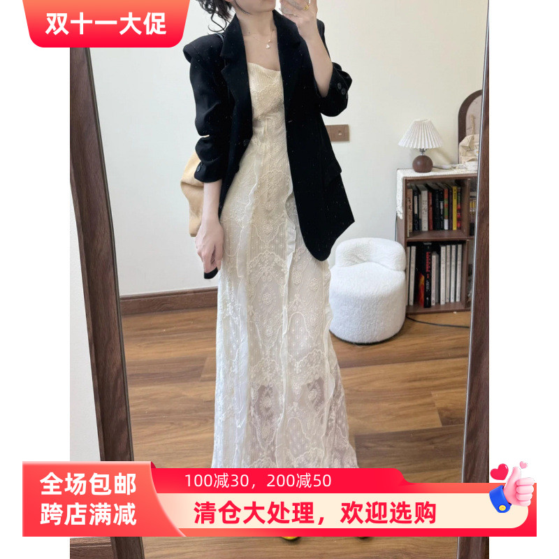 2025春季韩系穿搭一整套黑色西装外套女搭配蕾丝吊带连衣裙两件套