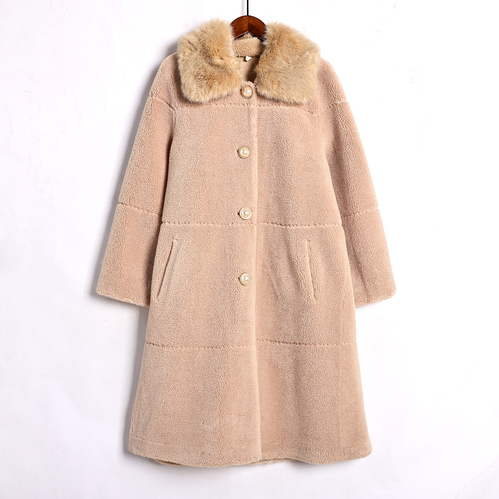 2025年秋冬季皮毛一体妈妈装毛领羊羔绒大衣时尚颗粒绒中长款外套