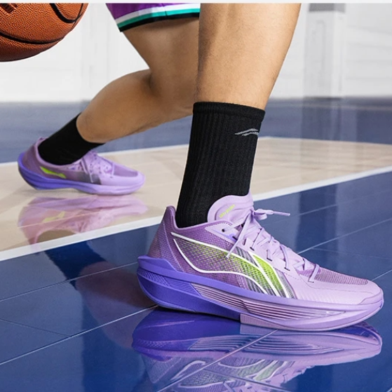 李宁超轻 2025 元年白䨻丝轻量高回弹专业减震篮球比赛鞋ABAV007