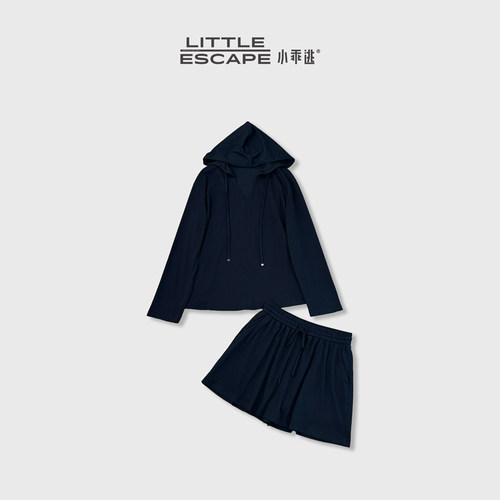 小乖逃JX松弛风黑色连帽套装宽松显瘦百搭透气V领T恤两件套M9925