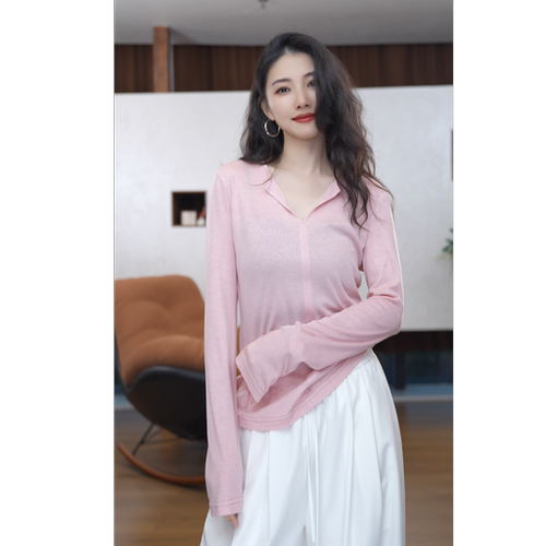 小乖逃粉色小V领长袖打底衫女 短款分割T恤显瘦上衣M7007