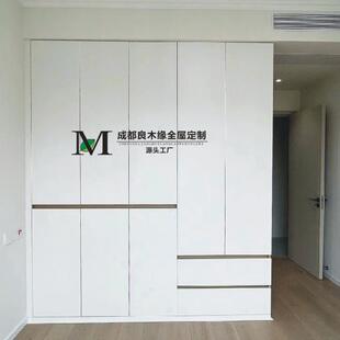 成都全屋定制工厂定制颗粒多层欧松板衣柜实木衣柜免拉手一门到顶