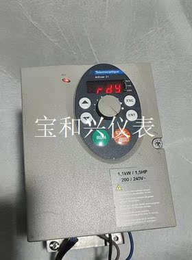 施耐德变频器1.1kwATV31HU11M2A输入电压220