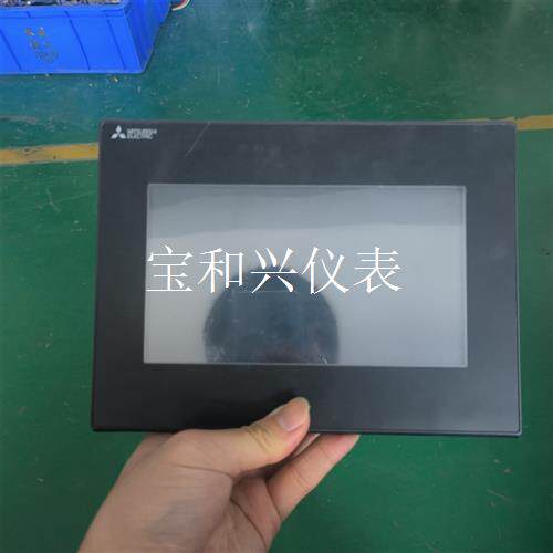 充新20年三菱 GS2107-WTBD 触摸屏4台,