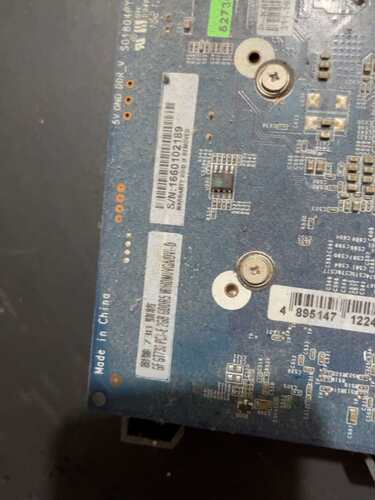 影驰GT730显卡2g骁将东西如图功能包好
