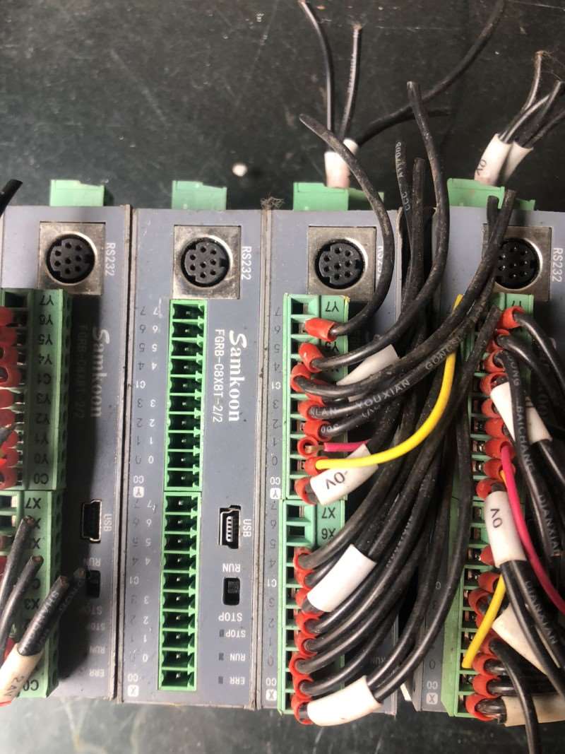 显控FGRB-C8X8T-2/2四台PLC编程成色如图功