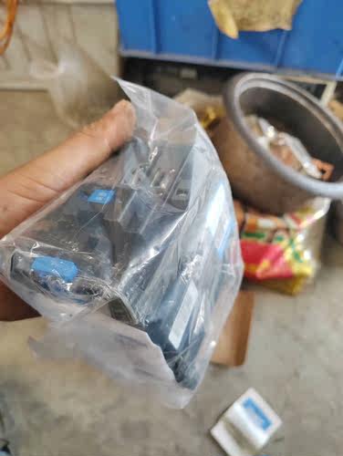 交流接触器型号NXC一4036V50Hz只有两个
