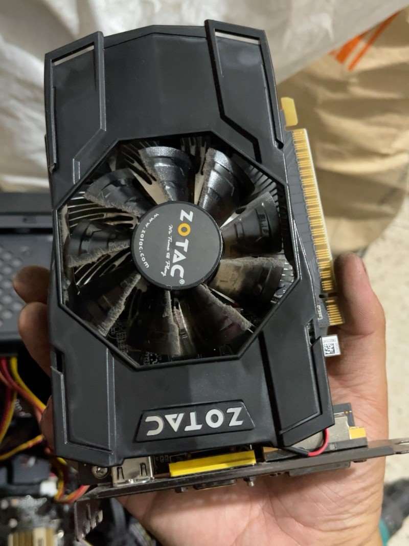 zorac750显卡实物如图功能包好