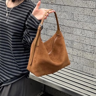 磨砂牛皮腋下包hobo包包女高级感小众手提饭盒包麂皮绒斜挎托特包