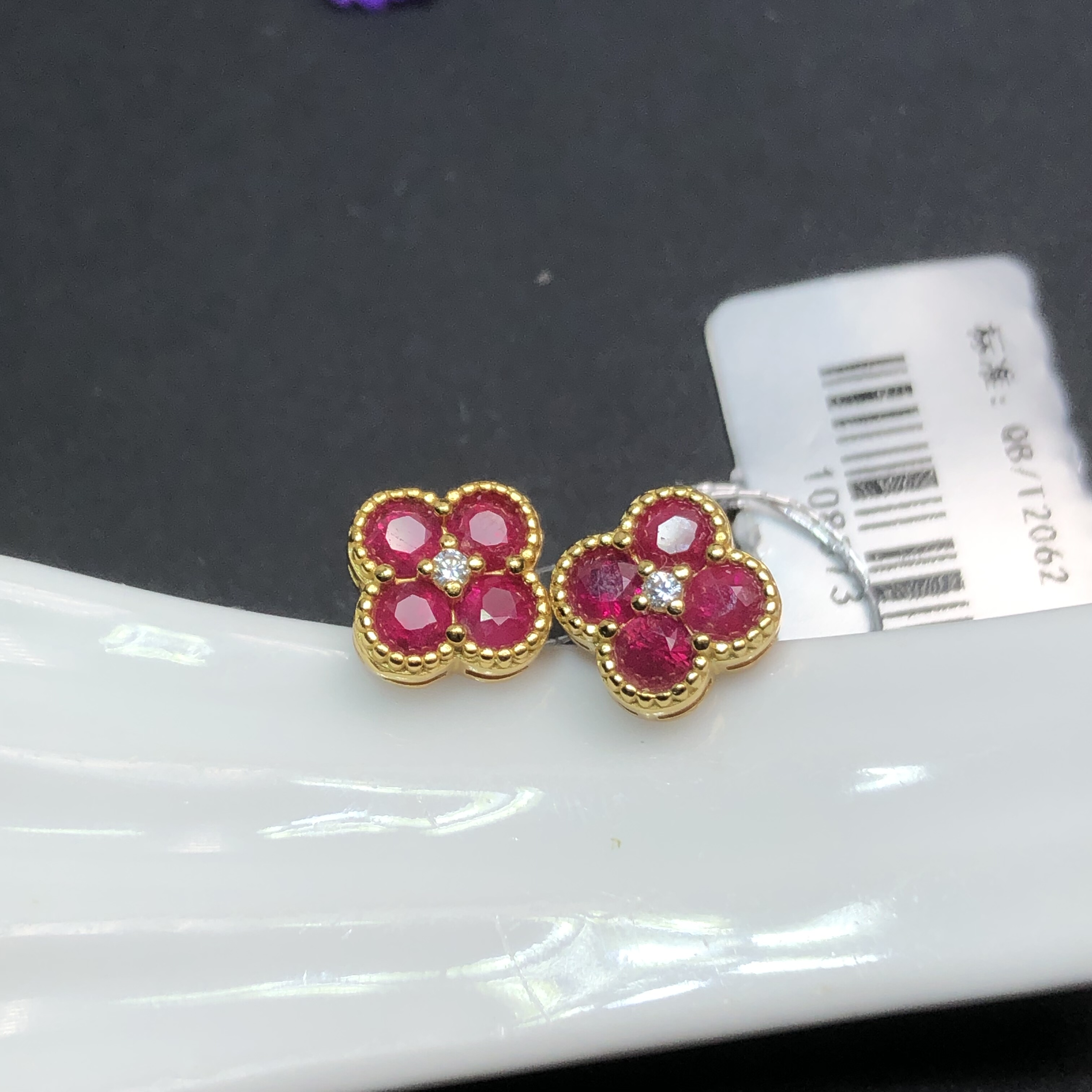 s925银镶嵌天然红宝石耳钉 时尚简约精致气质百搭 生日礼物送女友