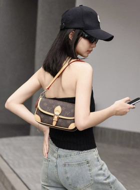 迷你老花法棍包包女2026新款欧美时尚百搭单肩斜挎包小包腋下包潮