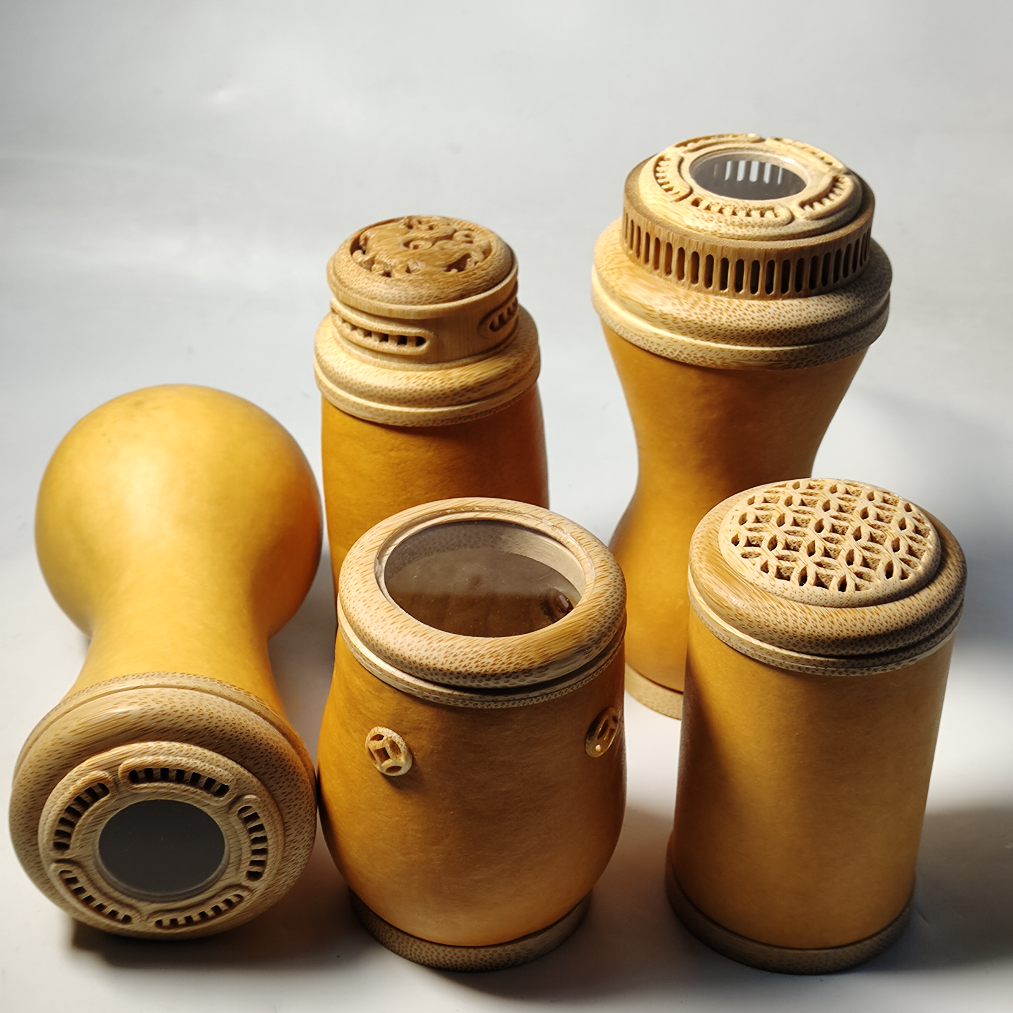 新款精品天然葫芦镶嵌雕刻虫具红黄皮老蛐蛐蝈蝈把玩件文玩