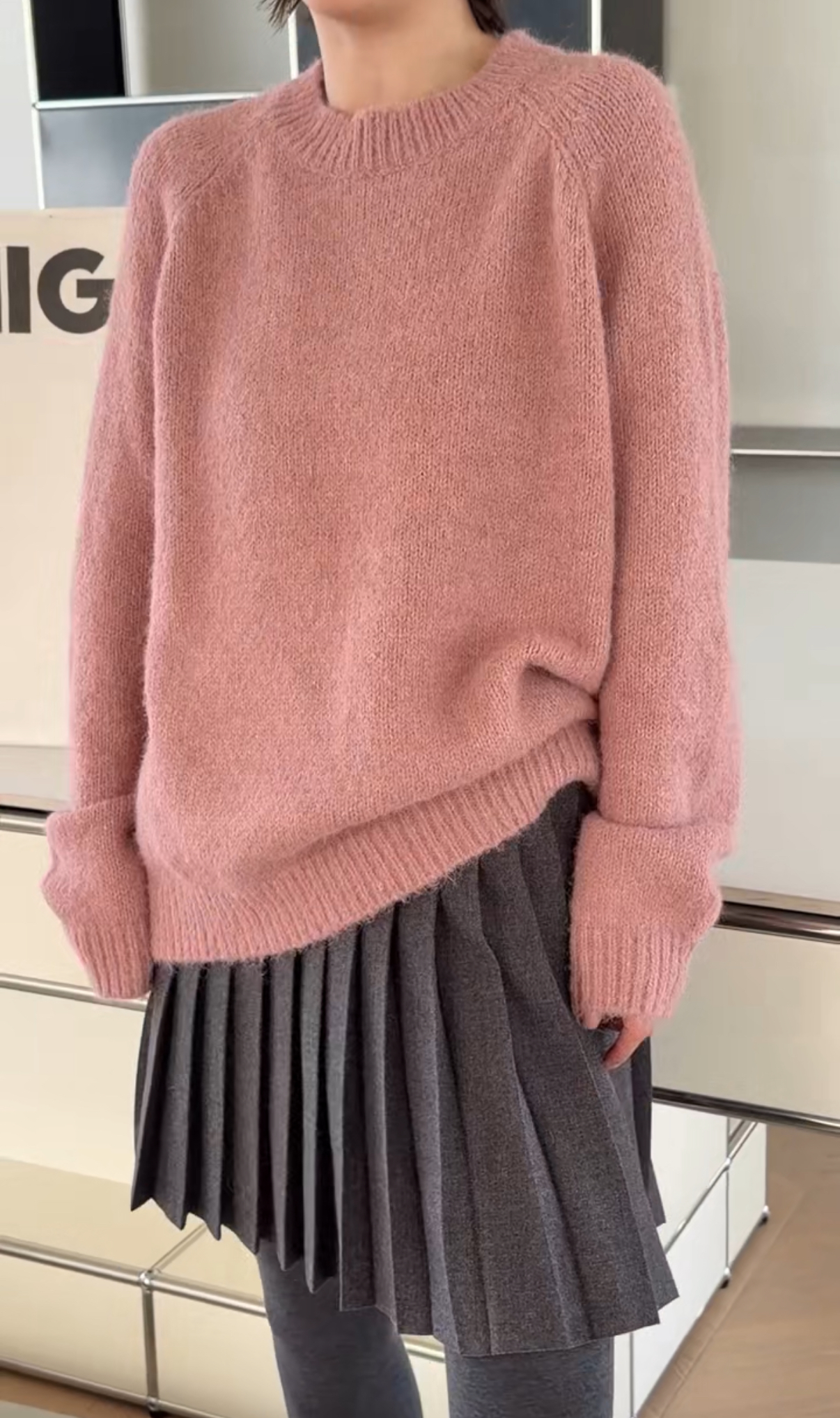 妍西家 诗歌兰女装25秋冬款70180时尚百搭粉色圆领长袖宽松毛衣女