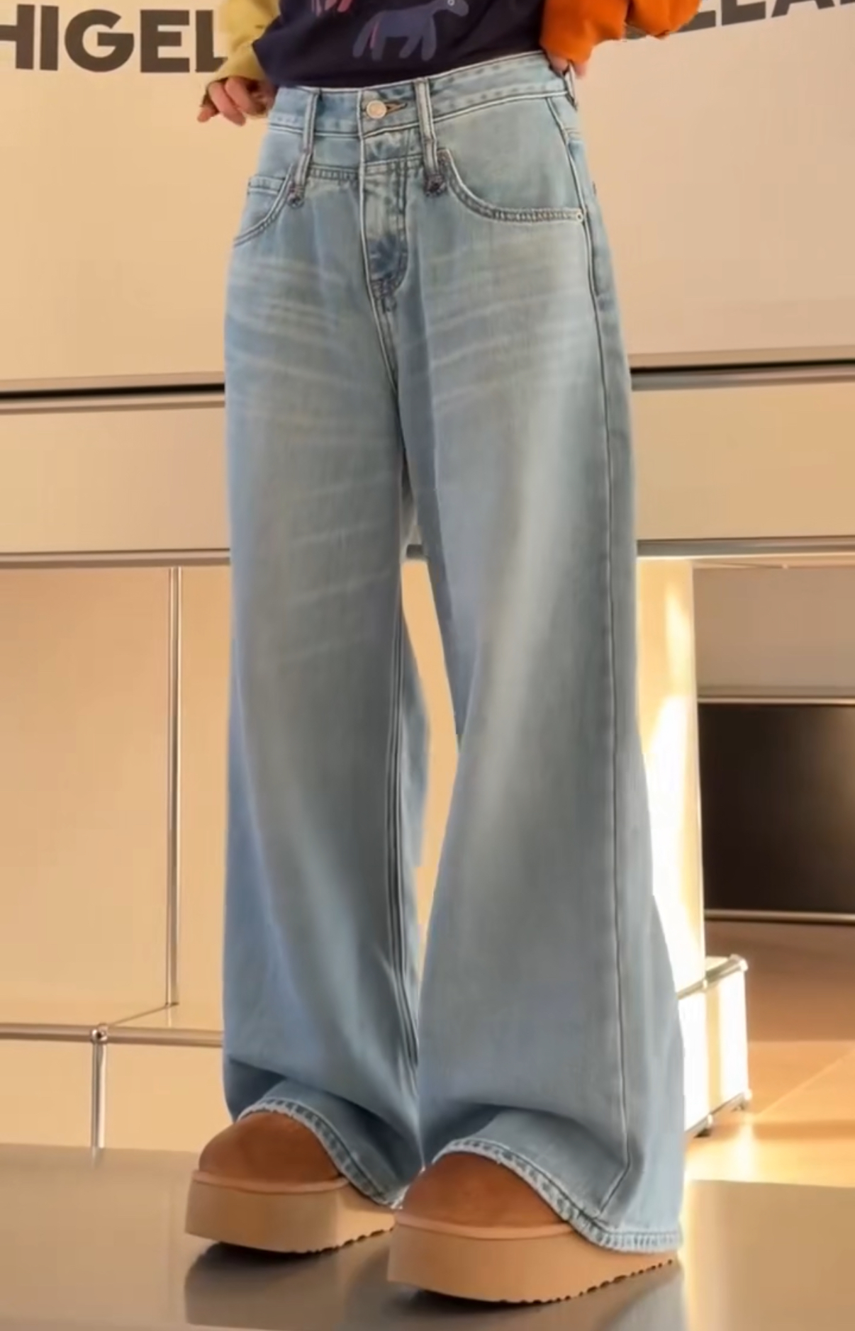 妍西家 诗歌兰女装25冬款09788时尚浅蓝色猫抓纹加绒微辣牛仔裤女