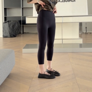 妍西家 26春夏03771时尚 黑色高腰提臀瑜伽裤 显瘦七分 诗歌兰女装