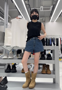 妍西家 诗歌兰女装24夏季新款59401百搭黑色圆领无袖弹力显瘦背心