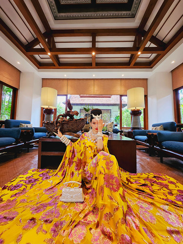 我是朱丽叶原创真丝织金提花绒仙女袖深V欧式斗篷连衣裙