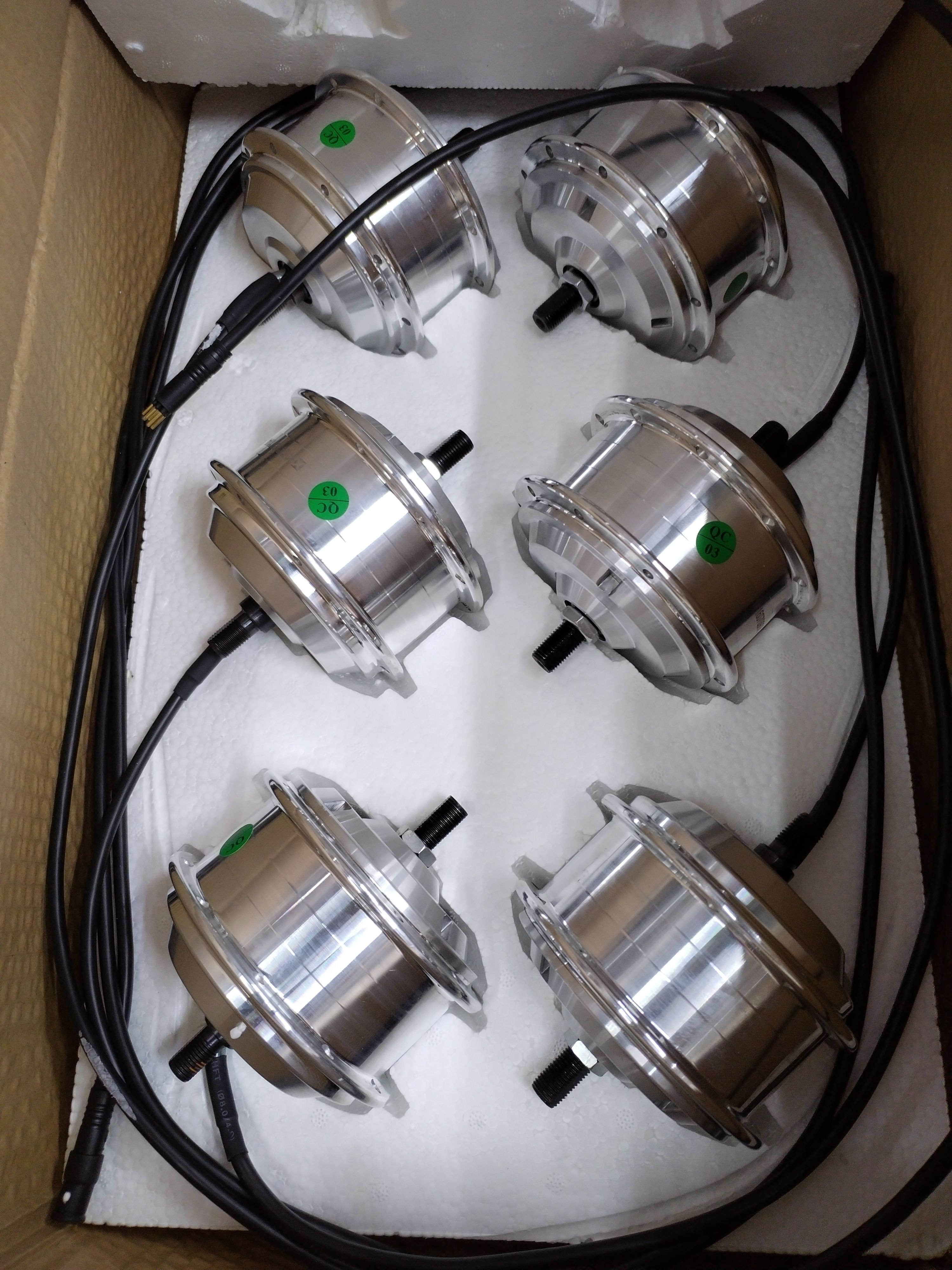 無(wú)刷電機(jī)帶齒電機(jī)輪轂電機(jī)鋰電車輻條電機(jī)24v20孔九針公頭快拆線