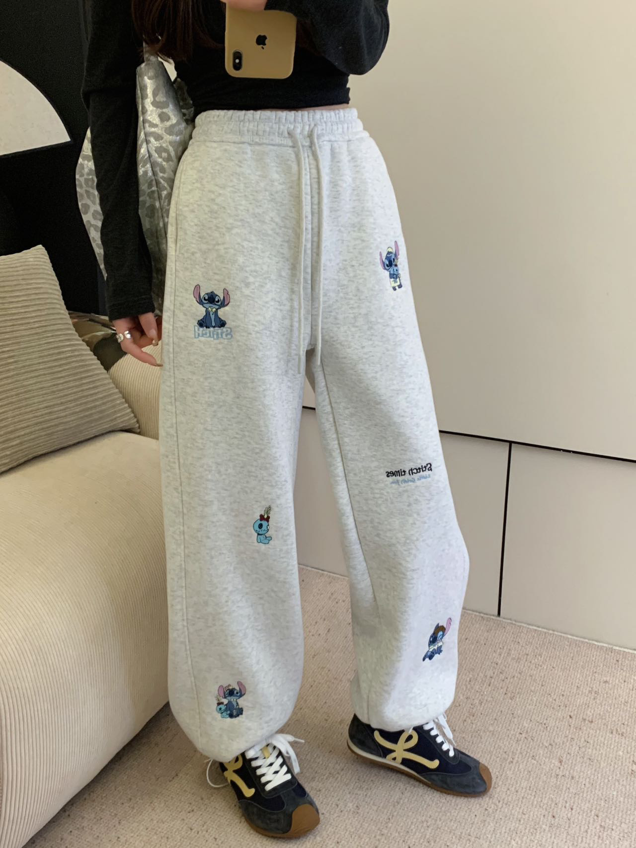 2025冬新款史迪仔刺绣加绒加厚休闲裤女韩版百搭抓绒加厚长裤卫裤