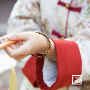 喜木火手串沉香手链五行补火木属性天然红色四叶草玛瑙本命年饰品