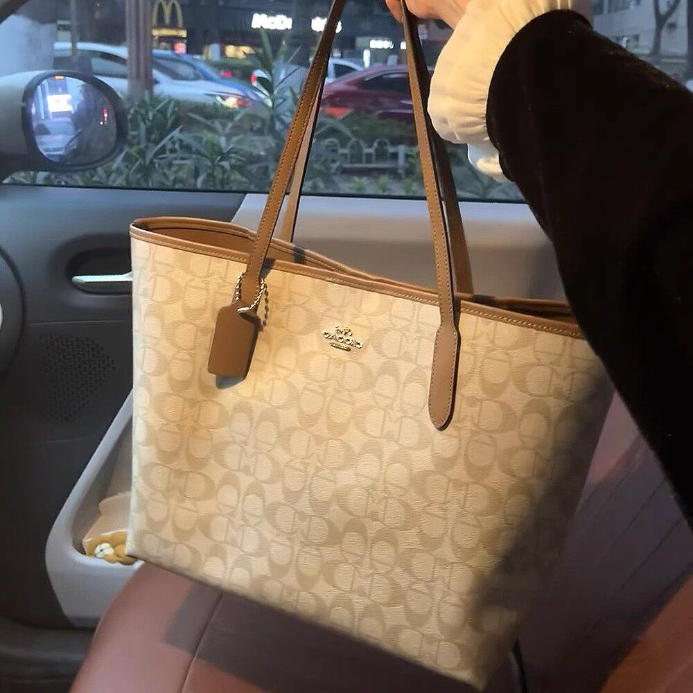 大容量时尚百搭单肩腋下女包