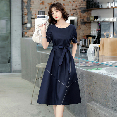 法式纯色连衣裙夏中长款2025新款气质轻熟优雅名媛女人味短袖裙子