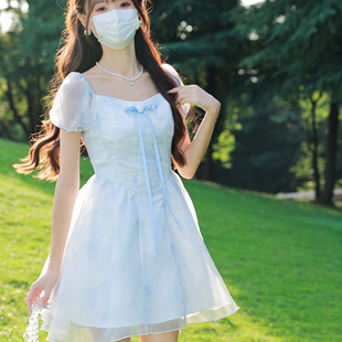 花崎鹿原创法式 印花连衣裙温柔甜美 气质收腰短裙 白水铃兰短袖