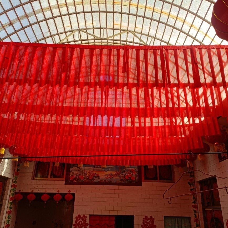 新款婚庆道具背景纱幔吊顶篷房幔婚礼舞台顶装饰布幔舞台T台围裙