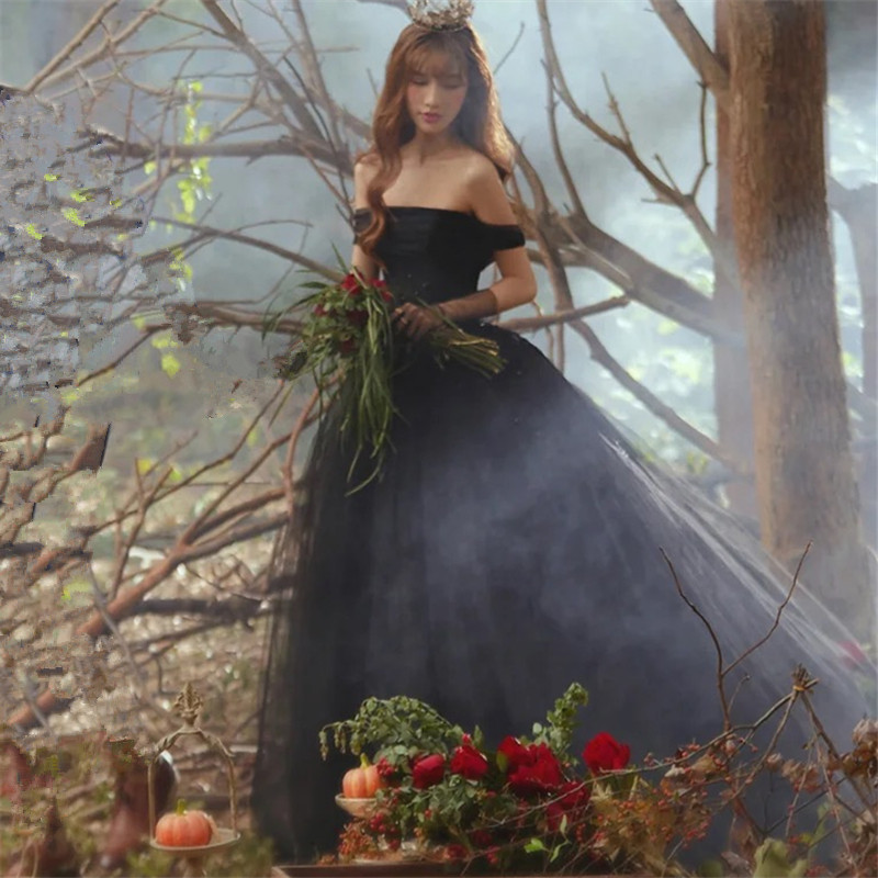 黑色婚纱影楼主题简约超仙抹胸蓬裙森系写真复古轻便礼服拖尾显瘦