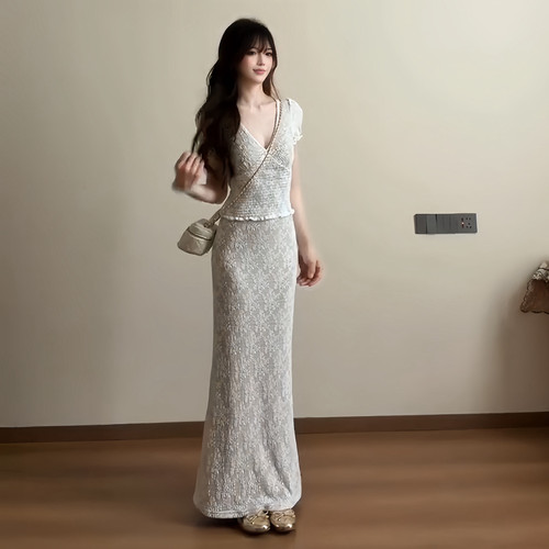 韩系穿搭一整套装温柔风独特漂亮设计感v领上衣半身裙两件套裙子