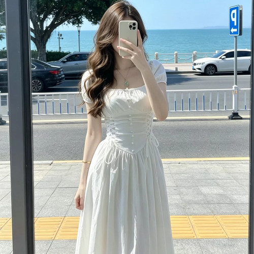 法式方领泡泡袖连衣裙女夏收腰绑带显瘦气质长裙温柔白色茶歇裙