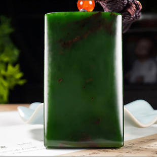 新疆冯立辉作品和田玉俄料阳绿7号矿红皮碧玉平安无事牌挂件77.88