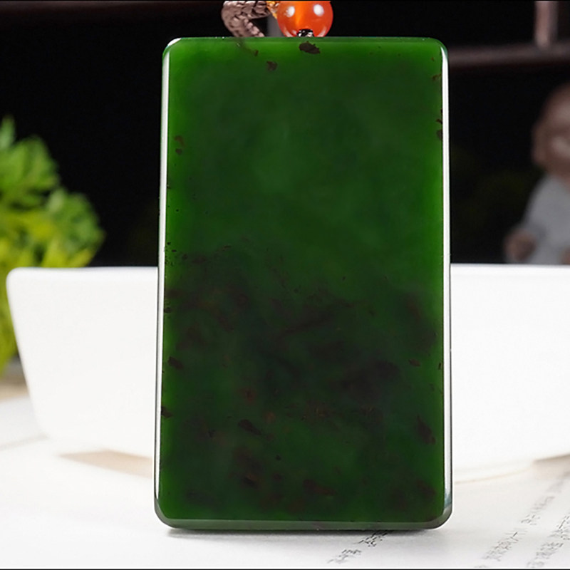 大师冯立辉和田玉俄料阳绿7号矿红皮碧玉平安无事牌挂件85.53克