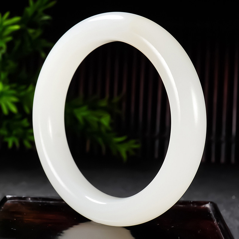 新疆谭琪俊作品和田玉油膏料且末糖羊脂白玉手镯61.46克 内径56mm