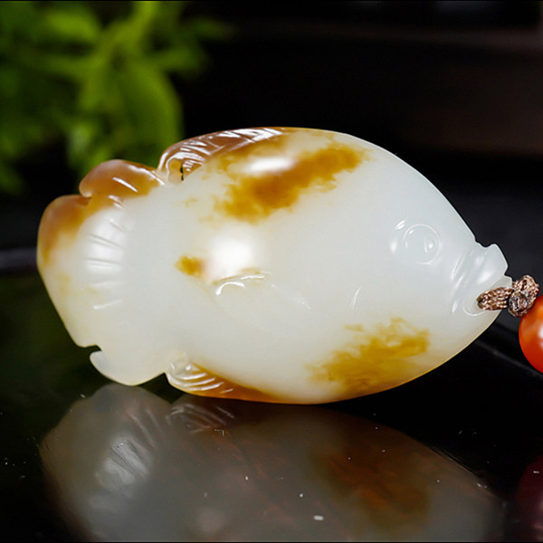 新疆大师郭磊作品 和田玉且末糖羊脂白玉年年有余挂件14.59