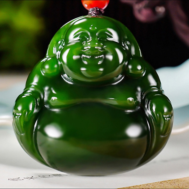 新疆大师郭磊作品和田玉俄料7号矿阳绿碧玉笑佛挂件24.72克