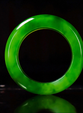 新疆大师郭磊作品和田玉俄料阳绿7号矿碧玉戒指扳指8.21克 圈口20