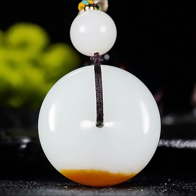 新疆大师冯立辉作品和田玉且末金山料糖羊脂白玉平安扣30.08克