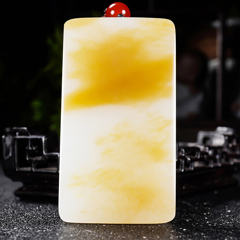 新疆郭磊作品和田玉且末金山料糖白玉平安无事牌挂件70.81克