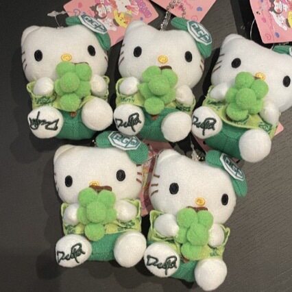 日本中古hellokitty毛绒挂件拿葡萄kt挂件包包挂饰玩偶钥匙扣毛绒