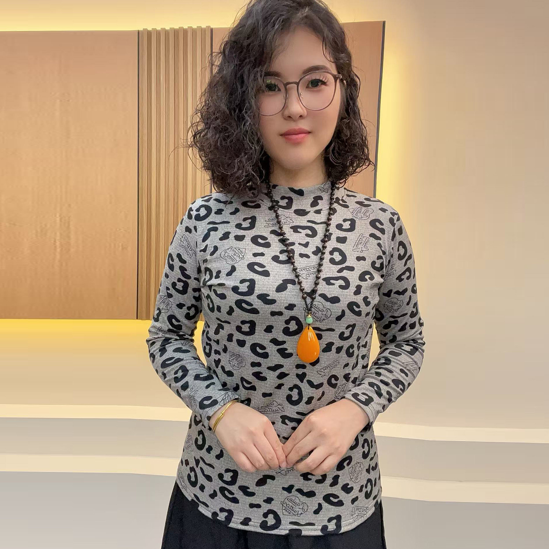 2025年新款百搭休闲显瘦圆领长袖印花上衣中老年妈妈打底衫女T恤