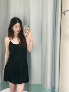 鱼没放 小黑裙 纯欲综合体