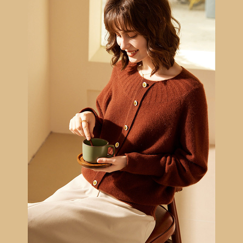 复古风圆领净山羊绒衫女23年秋冬新款加厚宫廷风排扣外穿打底毛衣