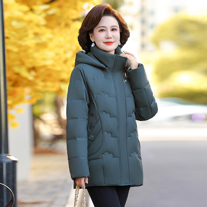 专柜正品羽绒服女短款2024冬季新款中老年宽松显瘦保暧妈妈装外套