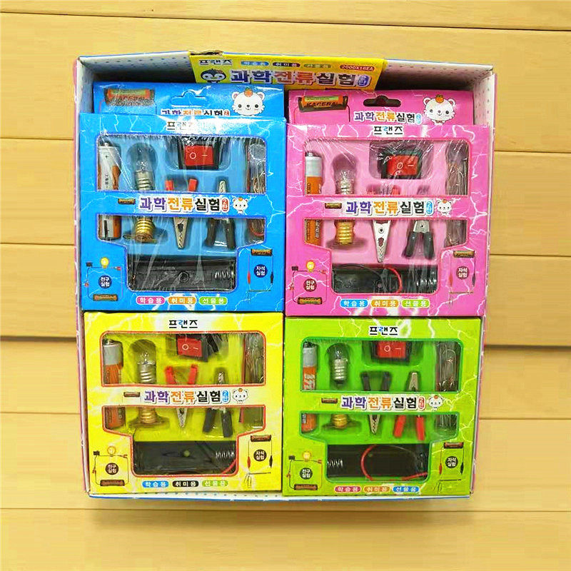 串联物理器材点亮小灯泡