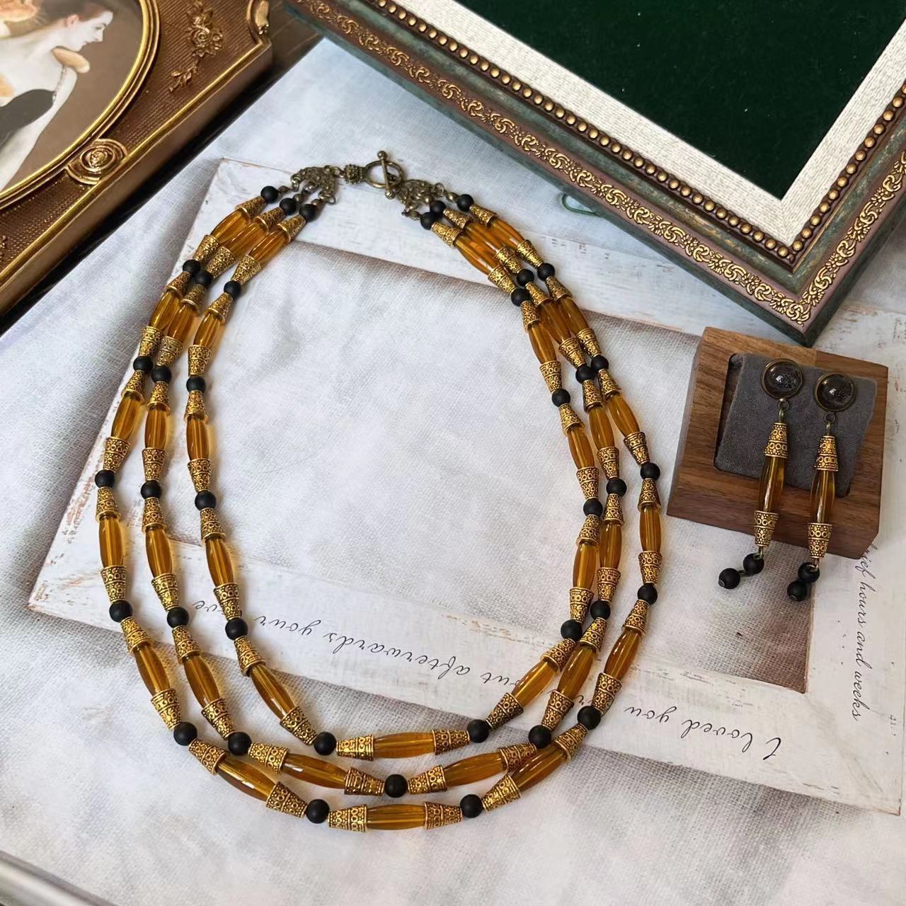 唐顿庄园法式复古高级感轻奢小众设计黑色琉璃多层优雅长项链套装